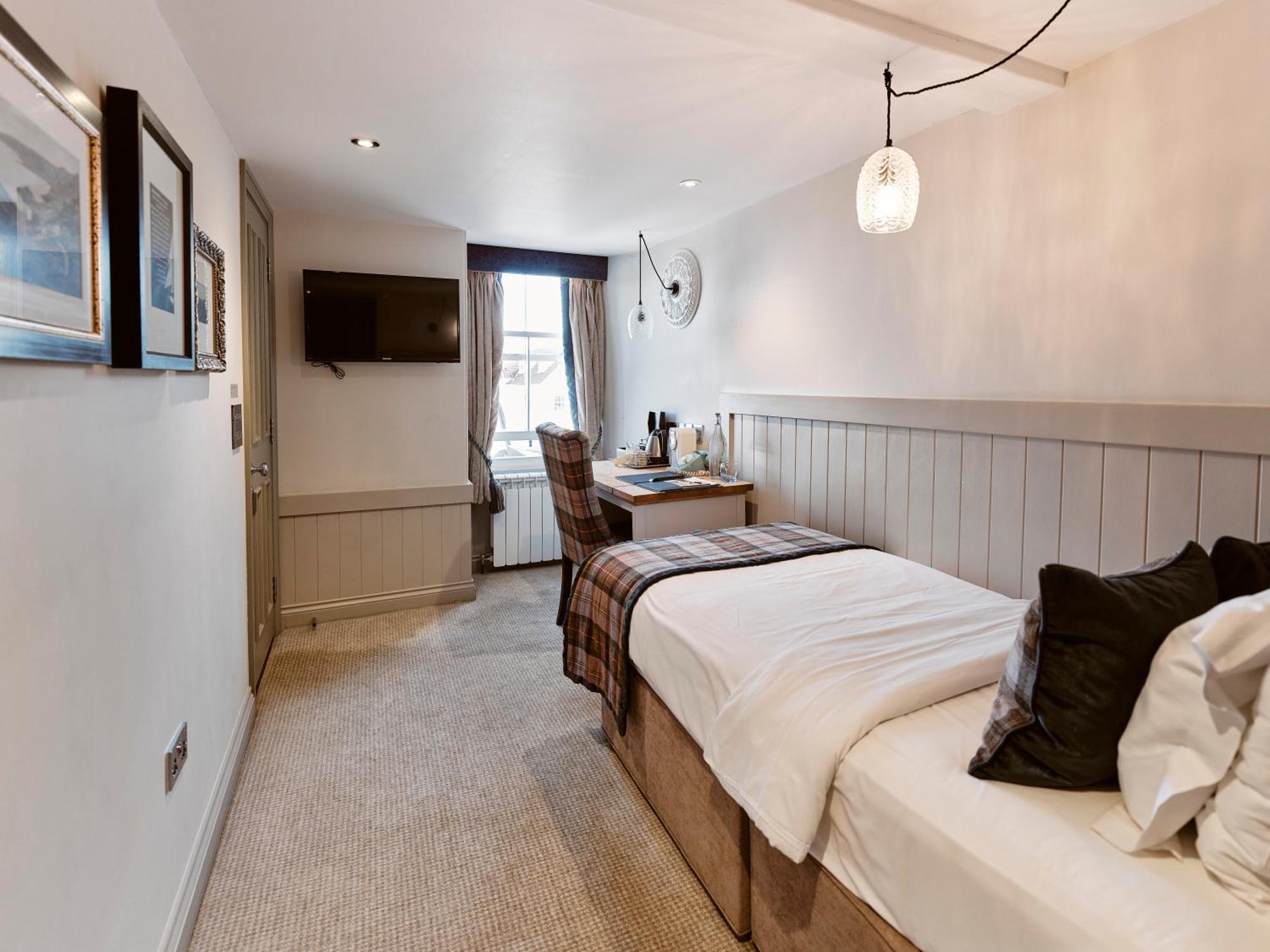 Old Court House Inn St Aubin ภายนอก รูปภาพ