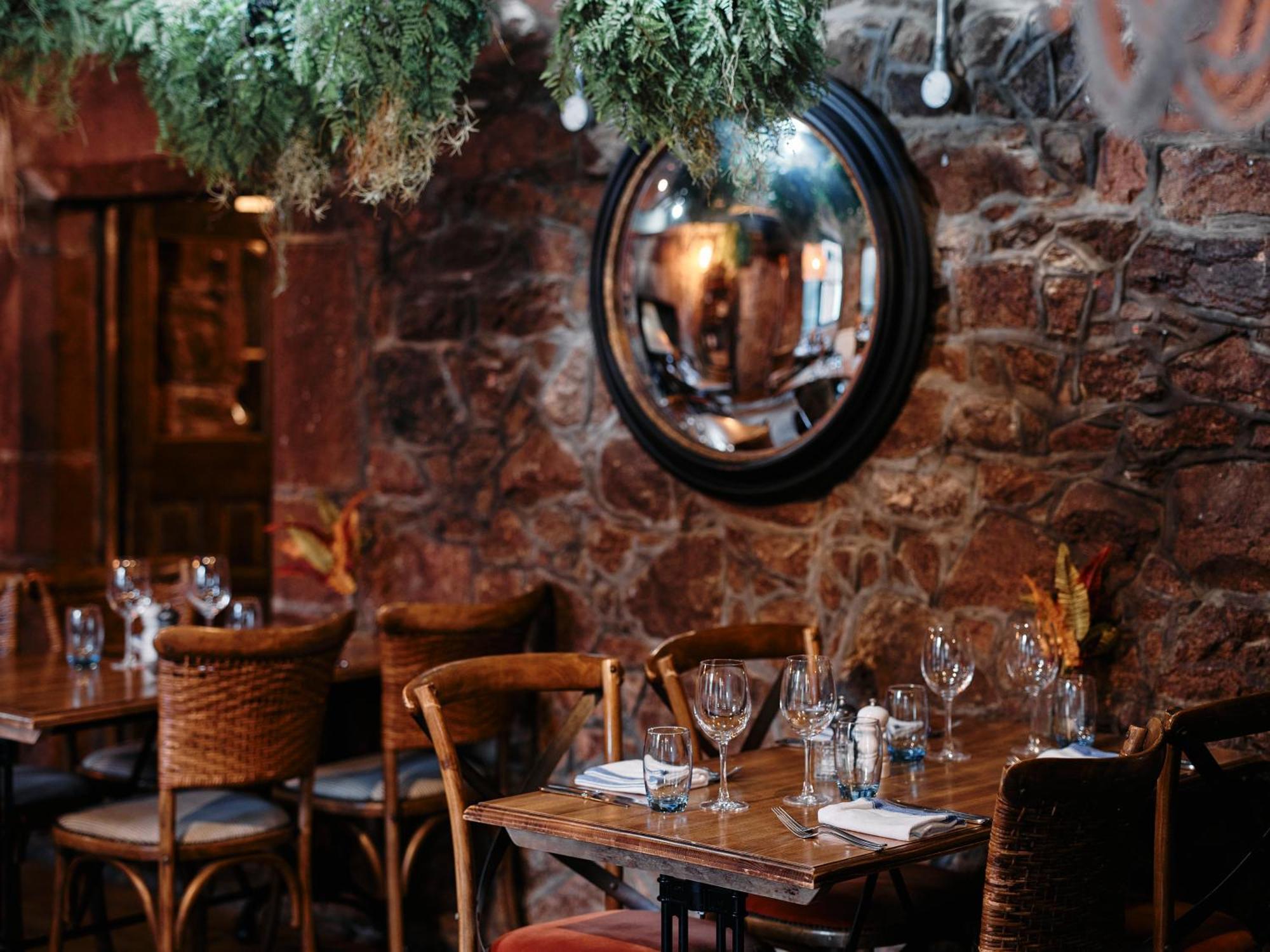 Old Court House Inn St Aubin ภายนอก รูปภาพ